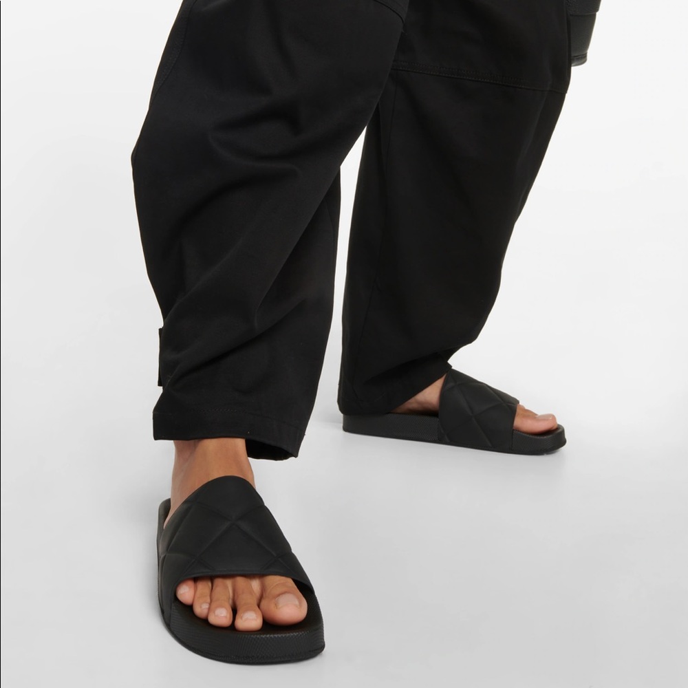 Bottega Veneta. Slider rubber slides. Size 37